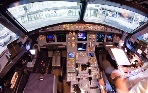 Cơ trưởng Airbus A320 đã dùng rìu phá cửa khoang lái